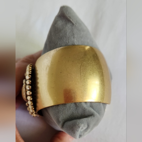 Stella & Dot Havana Statement Brass Cuff  Ivory Cabochons Medallio - Picture 8 of 10